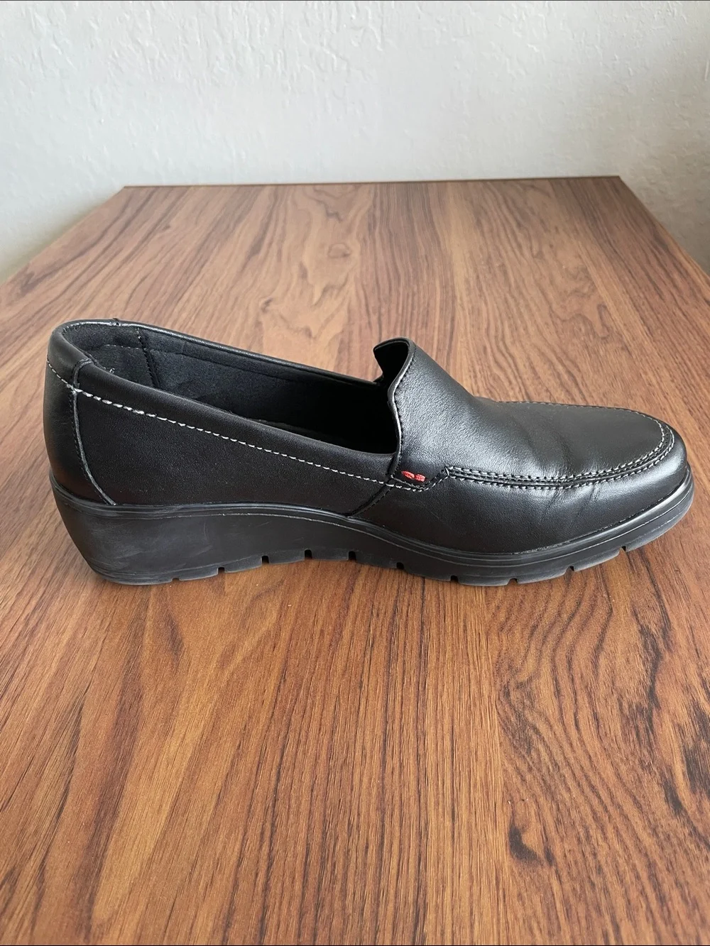 Flexi Black leather Slip-On Leather Loafers